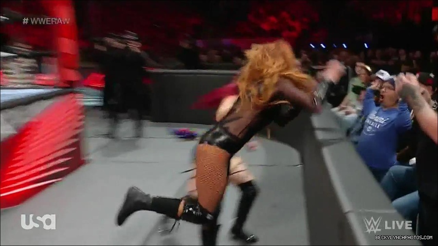 WWE_Monday_Night_Raw_2023_01_02_720p_HDTV_x264-NWCHD_mp4_005195829.jpg