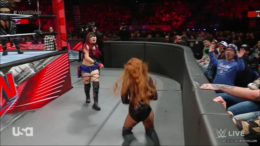 WWE_Monday_Night_Raw_2023_01_02_720p_HDTV_x264-NWCHD_mp4_005197030.jpg