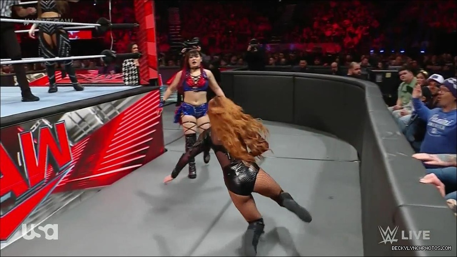 WWE_Monday_Night_Raw_2023_01_02_720p_HDTV_x264-NWCHD_mp4_005197430.jpg