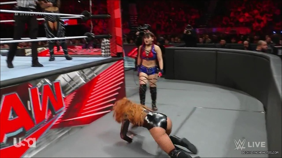 WWE_Monday_Night_Raw_2023_01_02_720p_HDTV_x264-NWCHD_mp4_005197831.jpg
