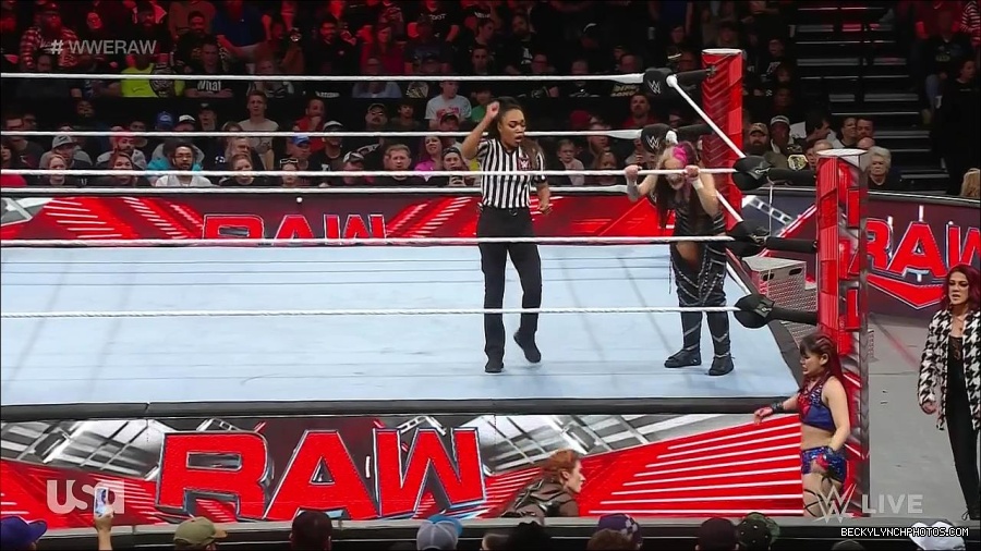 WWE_Monday_Night_Raw_2023_01_02_720p_HDTV_x264-NWCHD_mp4_005199432.jpg