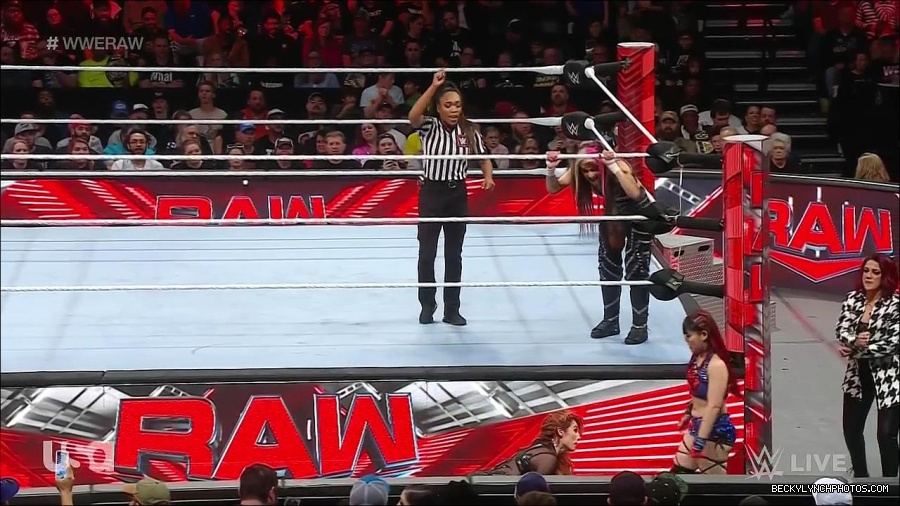 WWE_Monday_Night_Raw_2023_01_02_720p_HDTV_x264-NWCHD_mp4_005200233.jpg