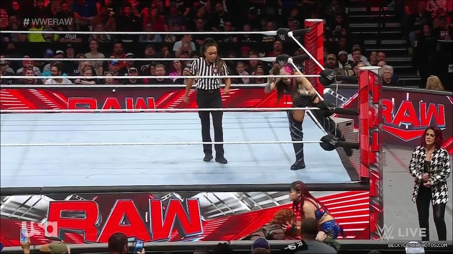 WWE_Monday_Night_Raw_2023_01_02_720p_HDTV_x264-NWCHD_mp4_005201034.jpg