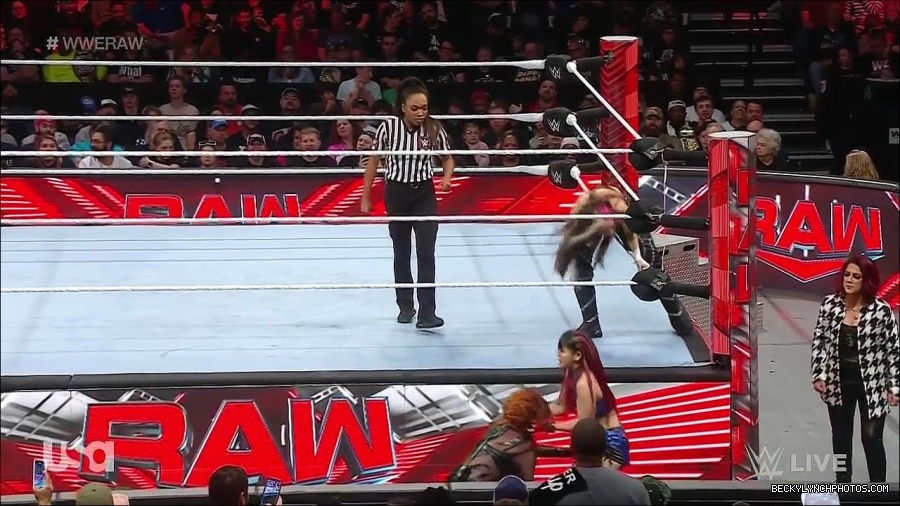 WWE_Monday_Night_Raw_2023_01_02_720p_HDTV_x264-NWCHD_mp4_005201434.jpg