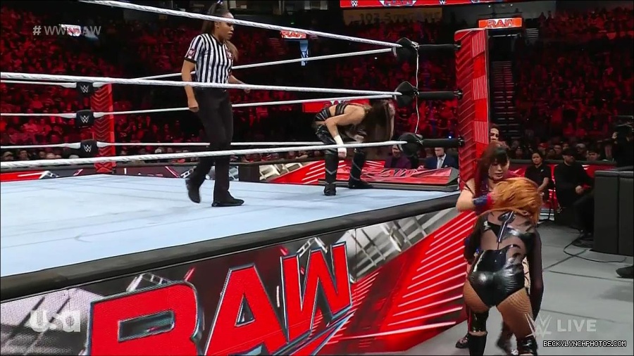 WWE_Monday_Night_Raw_2023_01_02_720p_HDTV_x264-NWCHD_mp4_005201835.jpg