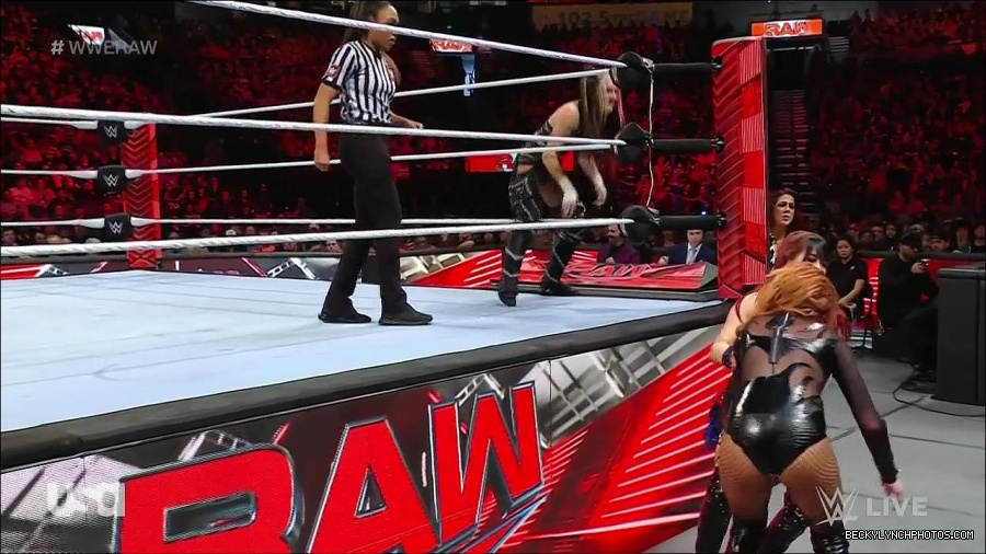 WWE_Monday_Night_Raw_2023_01_02_720p_HDTV_x264-NWCHD_mp4_005202235.jpg