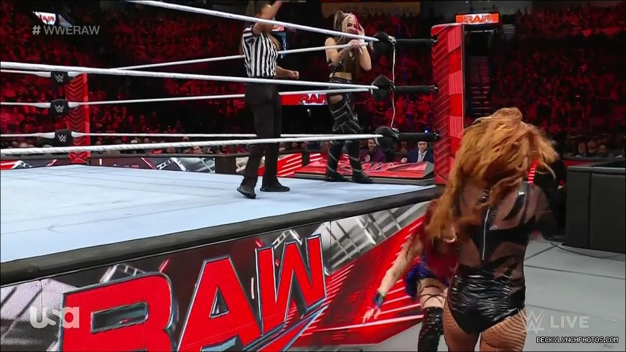 WWE_Monday_Night_Raw_2023_01_02_720p_HDTV_x264-NWCHD_mp4_005203036.jpg