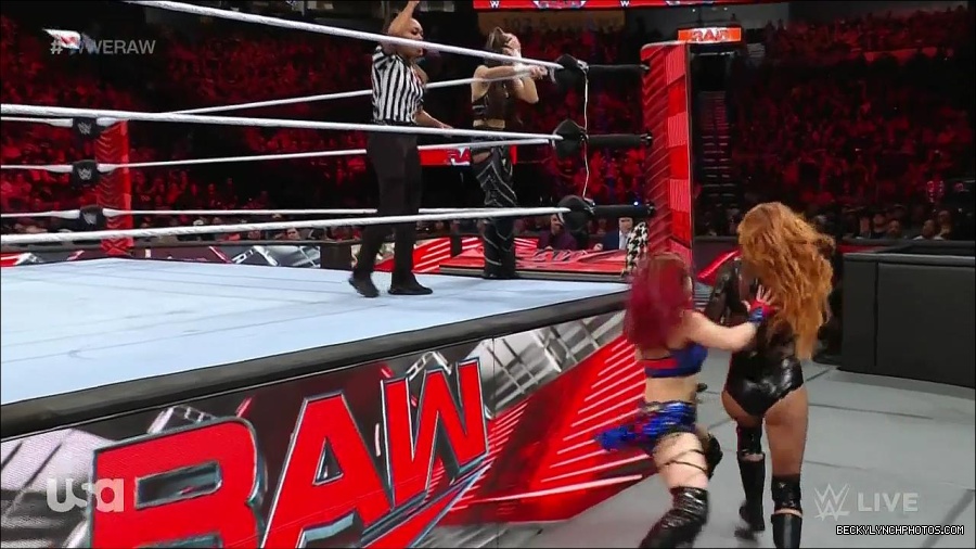 WWE_Monday_Night_Raw_2023_01_02_720p_HDTV_x264-NWCHD_mp4_005203837.jpg