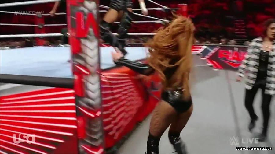 WWE_Monday_Night_Raw_2023_01_02_720p_HDTV_x264-NWCHD_mp4_005204638.jpg