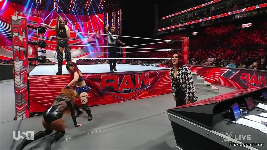 WWE_Monday_Night_Raw_2023_01_02_720p_HDTV_x264-NWCHD_mp4_005211044.jpg