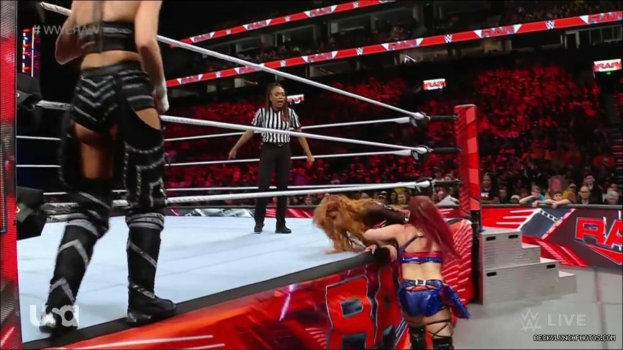 WWE_Monday_Night_Raw_2023_01_02_720p_HDTV_x264-NWCHD_mp4_005223456.jpg