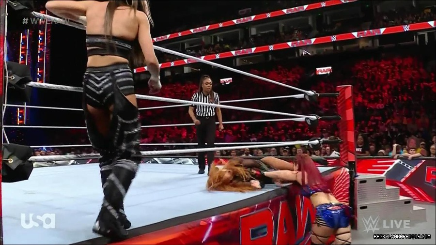 WWE_Monday_Night_Raw_2023_01_02_720p_HDTV_x264-NWCHD_mp4_005223857.jpg