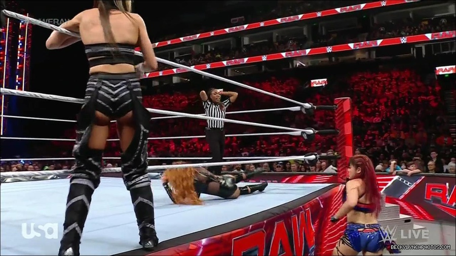 WWE_Monday_Night_Raw_2023_01_02_720p_HDTV_x264-NWCHD_mp4_005224658.jpg
