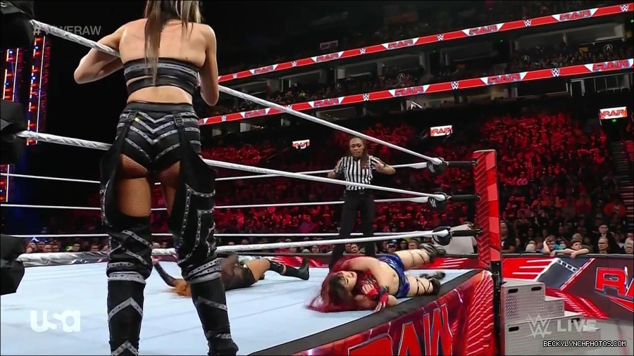 WWE_Monday_Night_Raw_2023_01_02_720p_HDTV_x264-NWCHD_mp4_005225859.jpg
