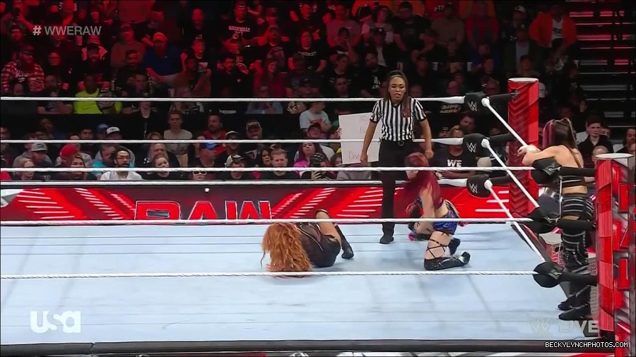 WWE_Monday_Night_Raw_2023_01_02_720p_HDTV_x264-NWCHD_mp4_005227060.jpg
