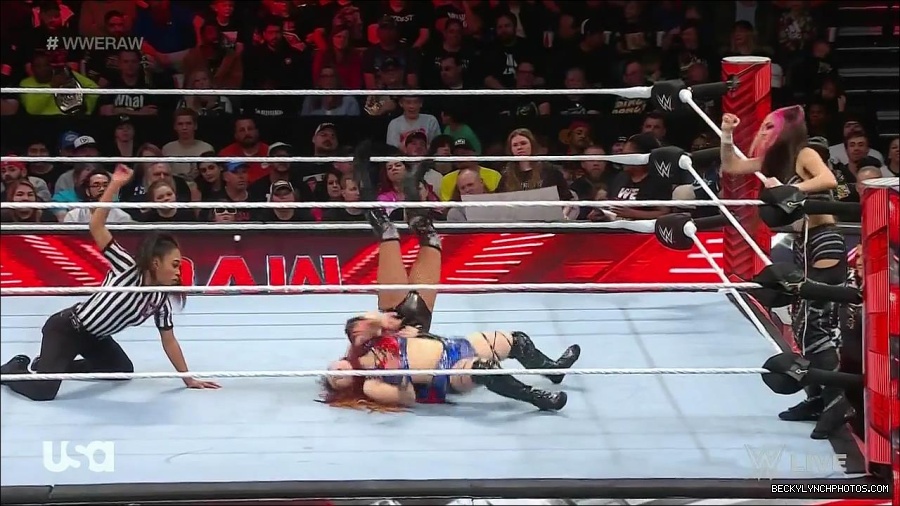 WWE_Monday_Night_Raw_2023_01_02_720p_HDTV_x264-NWCHD_mp4_005230664.jpg