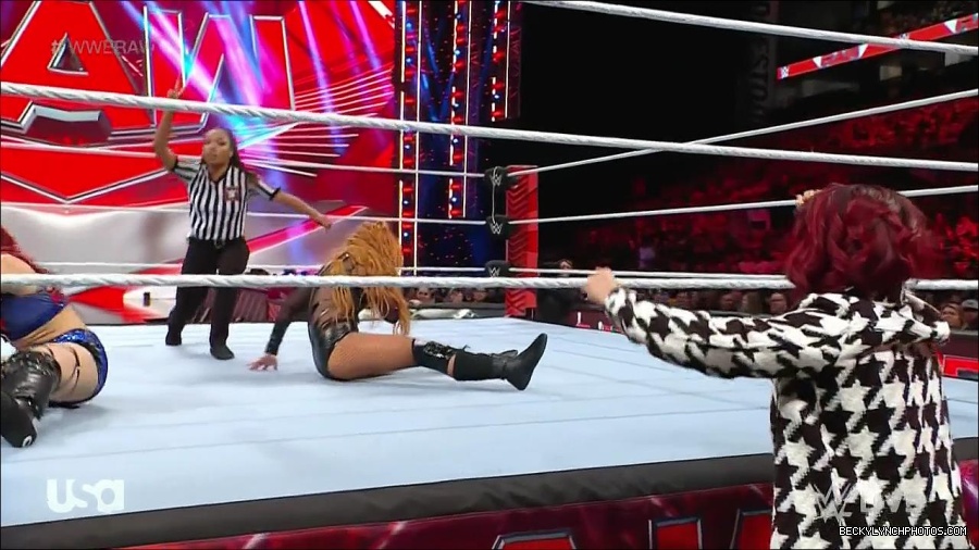 WWE_Monday_Night_Raw_2023_01_02_720p_HDTV_x264-NWCHD_mp4_005232265.jpg