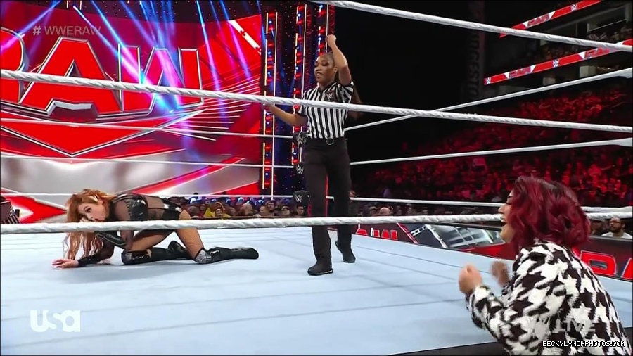 WWE_Monday_Night_Raw_2023_01_02_720p_HDTV_x264-NWCHD_mp4_005234668.jpg