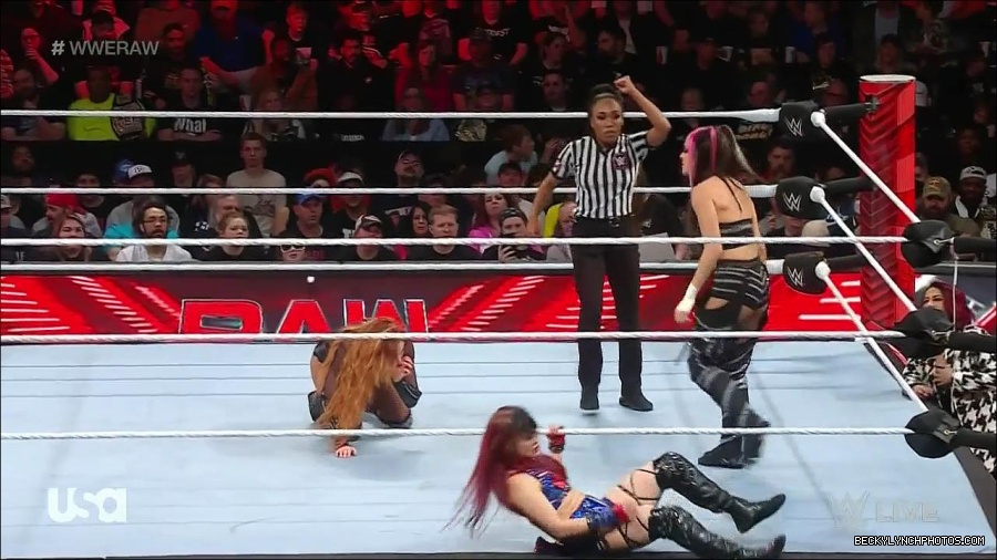 WWE_Monday_Night_Raw_2023_01_02_720p_HDTV_x264-NWCHD_mp4_005235468.jpg