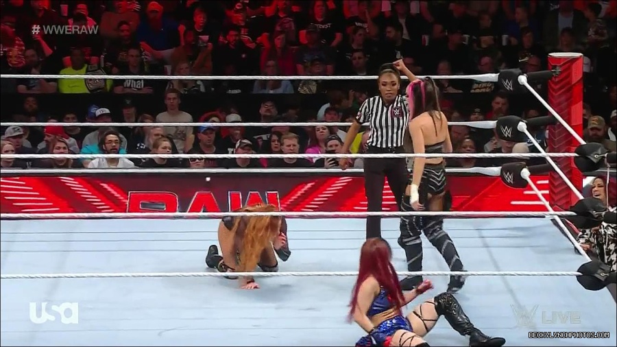 WWE_Monday_Night_Raw_2023_01_02_720p_HDTV_x264-NWCHD_mp4_005235869.jpg