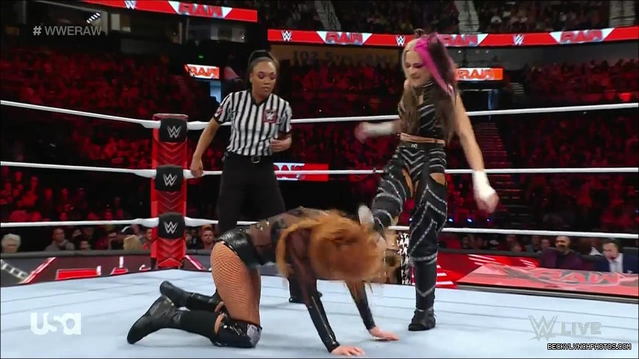 WWE_Monday_Night_Raw_2023_01_02_720p_HDTV_x264-NWCHD_mp4_005237070.jpg