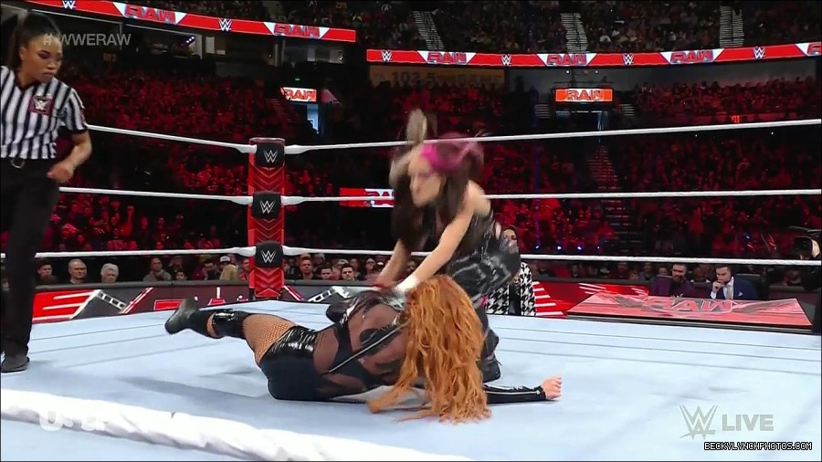 WWE_Monday_Night_Raw_2023_01_02_720p_HDTV_x264-NWCHD_mp4_005239072.jpg