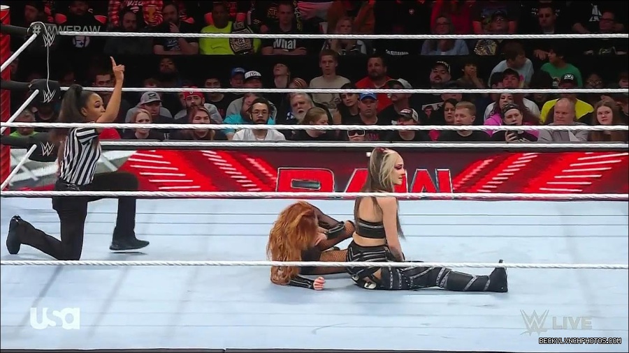 WWE_Monday_Night_Raw_2023_01_02_720p_HDTV_x264-NWCHD_mp4_005242676.jpg