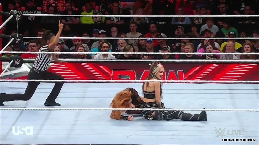 WWE_Monday_Night_Raw_2023_01_02_720p_HDTV_x264-NWCHD_mp4_005243076.jpg