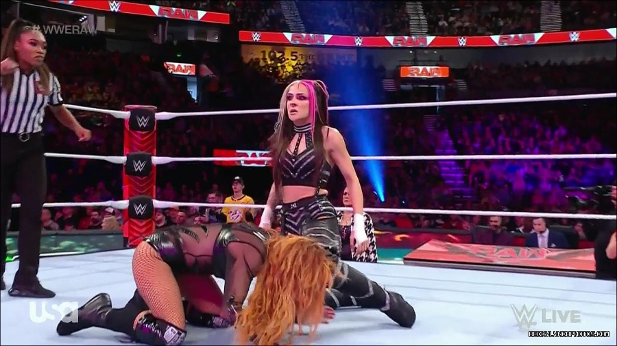 WWE_Monday_Night_Raw_2023_01_02_720p_HDTV_x264-NWCHD_mp4_005245478.jpg