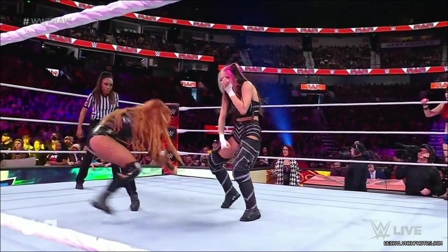 WWE_Monday_Night_Raw_2023_01_02_720p_HDTV_x264-NWCHD_mp4_005252686.jpg