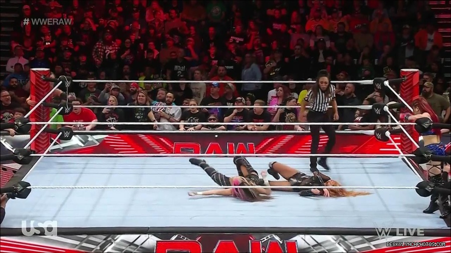 WWE_Monday_Night_Raw_2023_01_02_720p_HDTV_x264-NWCHD_mp4_005255088.jpg