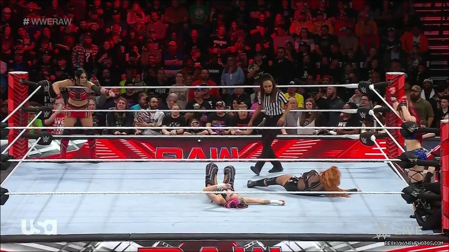 WWE_Monday_Night_Raw_2023_01_02_720p_HDTV_x264-NWCHD_mp4_005259893.jpg