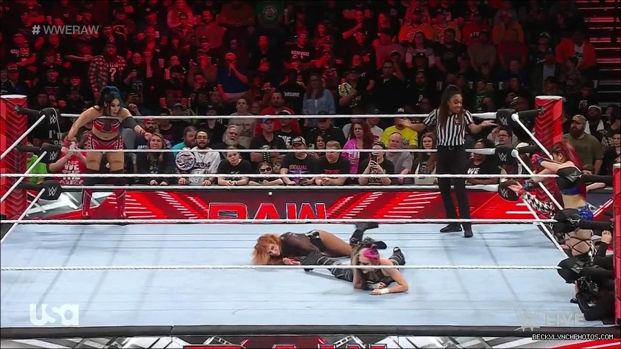 WWE_Monday_Night_Raw_2023_01_02_720p_HDTV_x264-NWCHD_mp4_005264698.jpg