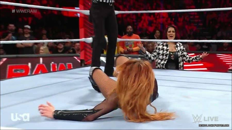 WWE_Monday_Night_Raw_2023_01_02_720p_HDTV_x264-NWCHD_mp4_005265899.jpg