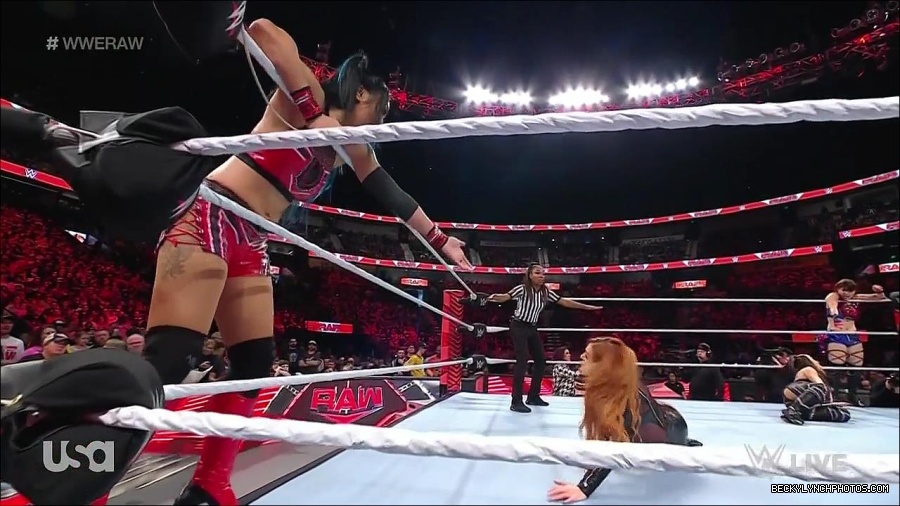 WWE_Monday_Night_Raw_2023_01_02_720p_HDTV_x264-NWCHD_mp4_005268702.jpg