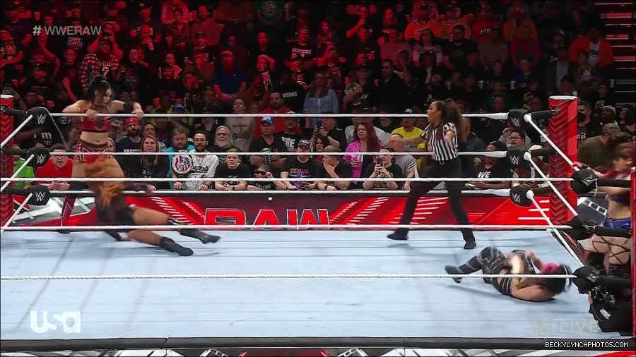 WWE_Monday_Night_Raw_2023_01_02_720p_HDTV_x264-NWCHD_mp4_005269903.jpg