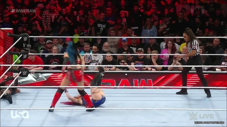 WWE_Monday_Night_Raw_2023_01_02_720p_HDTV_x264-NWCHD_mp4_005273907.jpg