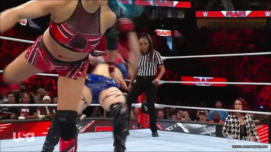 WWE_Monday_Night_Raw_2023_01_02_720p_HDTV_x264-NWCHD_mp4_005275909.jpg