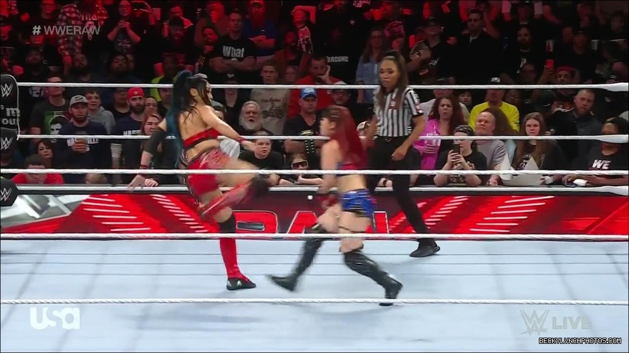 WWE_Monday_Night_Raw_2023_01_02_720p_HDTV_x264-NWCHD_mp4_005277911.jpg