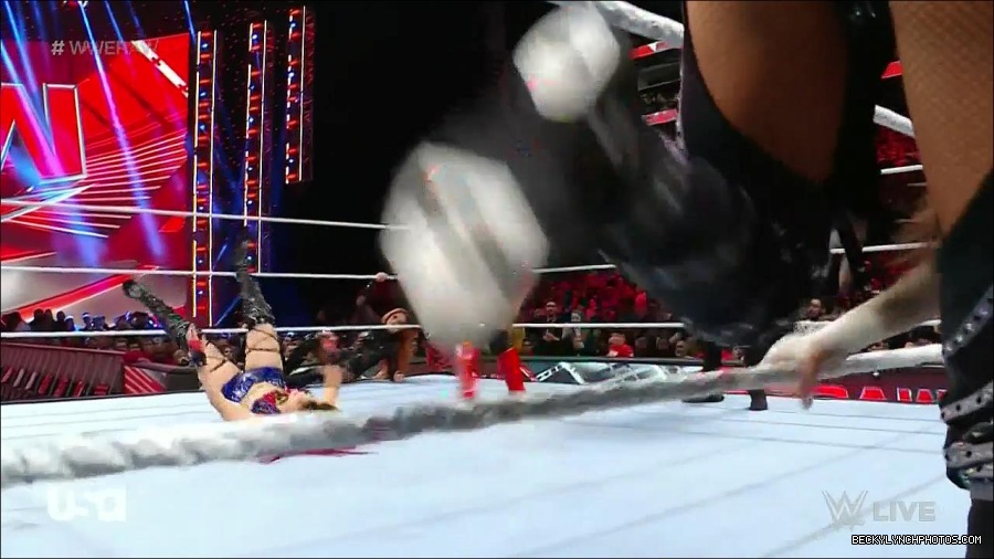 WWE_Monday_Night_Raw_2023_01_02_720p_HDTV_x264-NWCHD_mp4_005278712.jpg