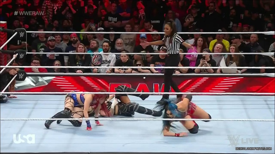 WWE_Monday_Night_Raw_2023_01_02_720p_HDTV_x264-NWCHD_mp4_005282315.jpg