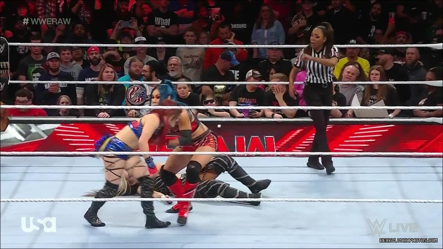 WWE_Monday_Night_Raw_2023_01_02_720p_HDTV_x264-NWCHD_mp4_005283917.jpg