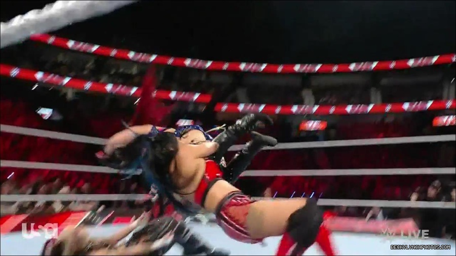WWE_Monday_Night_Raw_2023_01_02_720p_HDTV_x264-NWCHD_mp4_005286319.jpg
