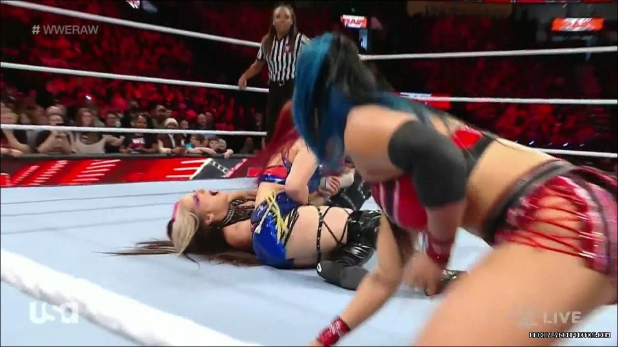 WWE_Monday_Night_Raw_2023_01_02_720p_HDTV_x264-NWCHD_mp4_005287520.jpg