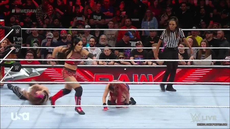 WWE_Monday_Night_Raw_2023_01_02_720p_HDTV_x264-NWCHD_mp4_005289923.jpg