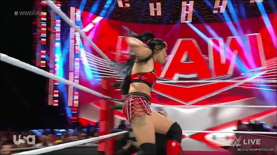 WWE_Monday_Night_Raw_2023_01_02_720p_HDTV_x264-NWCHD_mp4_005291124.jpg
