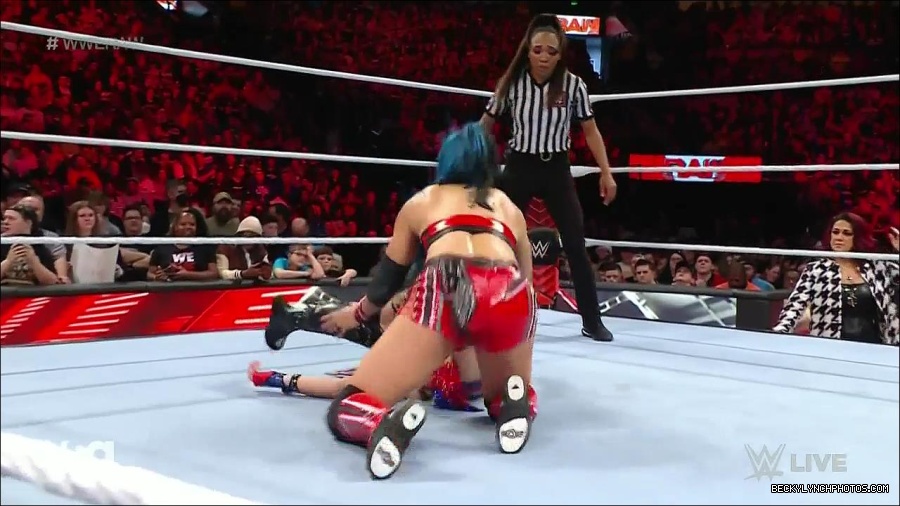 WWE_Monday_Night_Raw_2023_01_02_720p_HDTV_x264-NWCHD_mp4_005293526.jpg