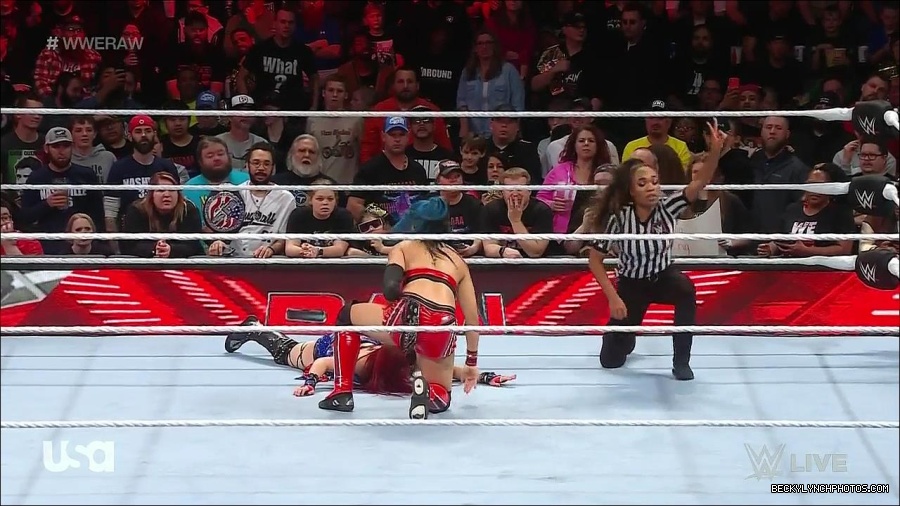 WWE_Monday_Night_Raw_2023_01_02_720p_HDTV_x264-NWCHD_mp4_005297530.jpg