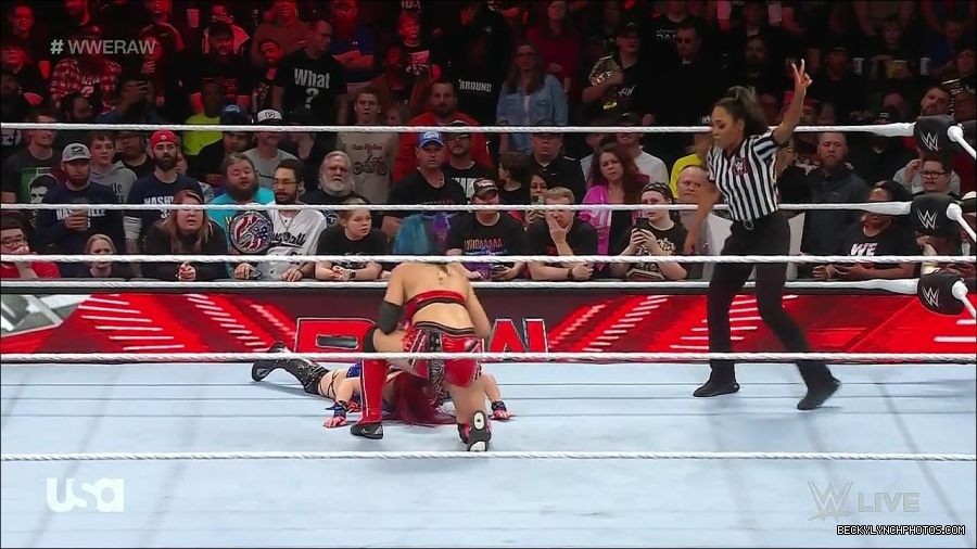 WWE_Monday_Night_Raw_2023_01_02_720p_HDTV_x264-NWCHD_mp4_005298331.jpg