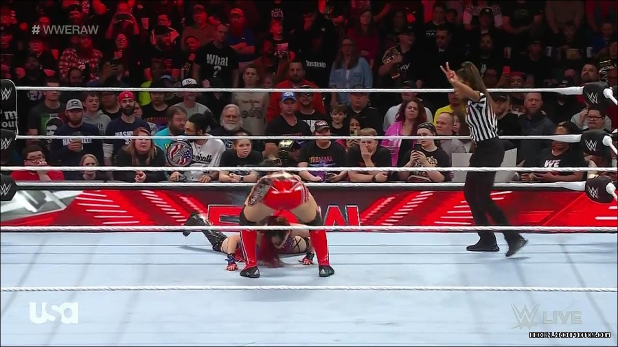 WWE_Monday_Night_Raw_2023_01_02_720p_HDTV_x264-NWCHD_mp4_005299132.jpg